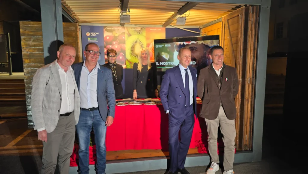 Foto stand pro loco gaeta durante pizza fest